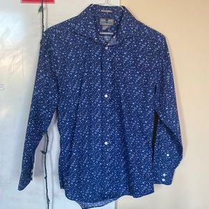 Collared dress shirt